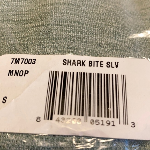 Off The Sholder Top with Slit Long Sleeve Multicolor Size Medium - Picture 6 of 9